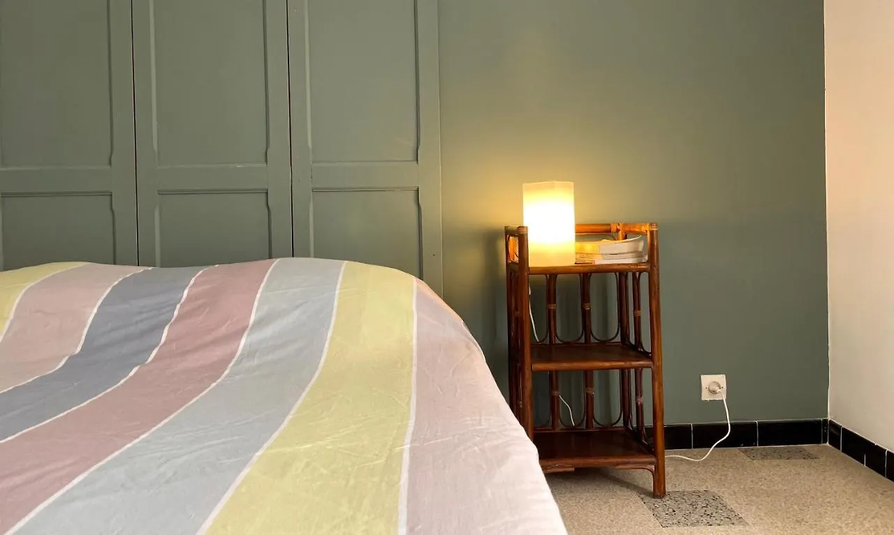 Hyper Centre Sanary 3 Chambres Parking Balcon Clim Wifi 0*, Sanary-sur-Mer