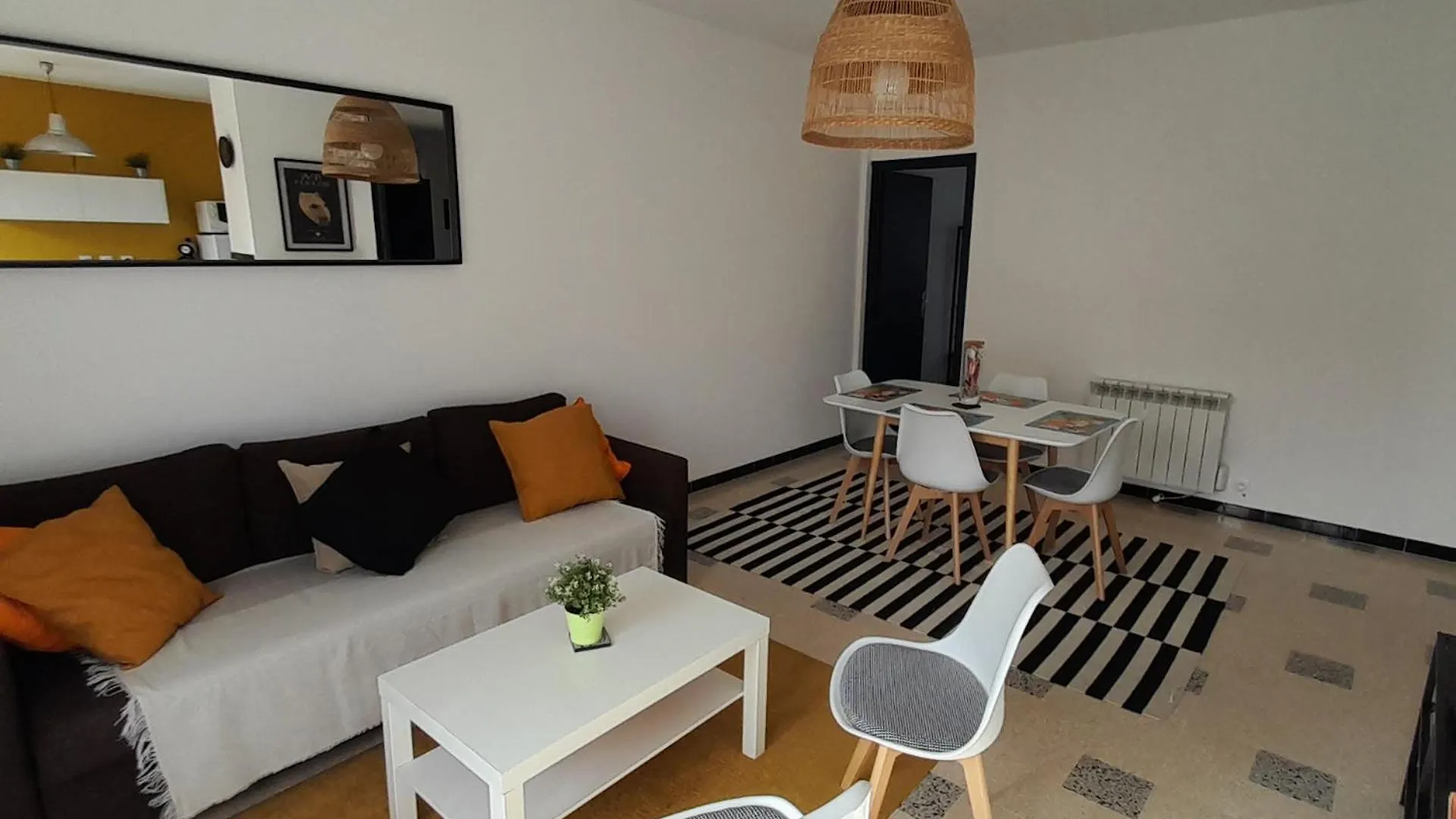 Apartment Hyper Centre Sanary 3 Chambres Parking Balcon Clim Wifi